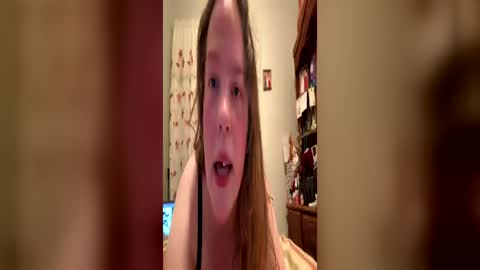 Snapshot of happysnowbunny24 chatting on 12, 6, 2026 happysnowbunny24 online show from 12, 6, 2026