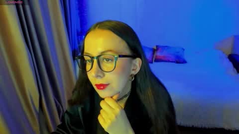 Stephanie online show from 4, 12, 2025