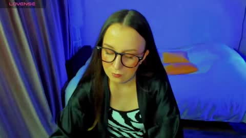 Snapshot of happystephanie chatting on 4, 6, 2026 Stephanie online show from 4, 6, 2026