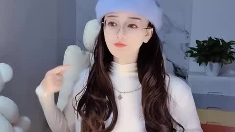 Daisy online show from 11, 12, 2024