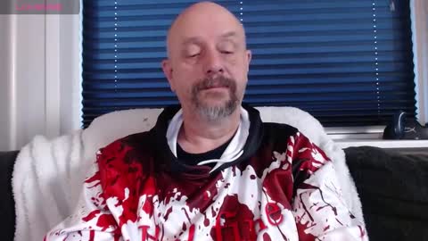 Snapshot of hardmrlazy chatting on 2, 12, 2024 MrLazy online show from 2, 12, 2024
