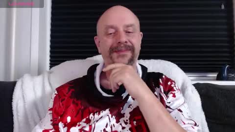 Snapshot of hardmrlazy chatting on 2, 12, 2024 MrLazy online show from 2, 12, 2024
