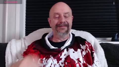 Snapshot of hardmrlazy chatting on 2, 12, 2024 MrLazy online show from 2, 12, 2024