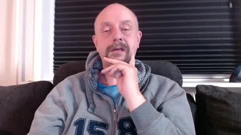 Snapshot of hardmrlazy chatting on 8, 12, 2024 MrLazy online show from 8, 12, 2024