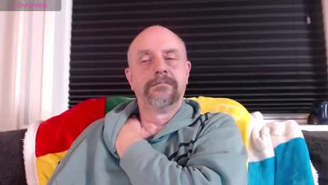 Snapshot of hardmrlazy chatting on 10, 12, 2024 MrLazy online show from 10, 12, 2024