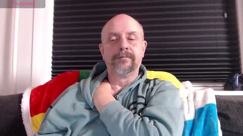 Snapshot of hardmrlazy chatting on 11, 12, 2024 MrLazy online show from 11, 12, 2024