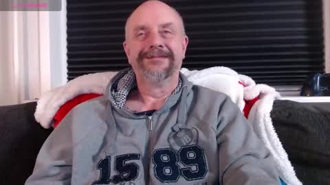 Snapshot of hardmrlazy chatting on 16, 12, 2024 MrLazy online show from 16, 12, 2024