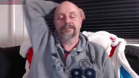 Snapshot of hardmrlazy chatting on 17, 12, 2024 MrLazy online show from 17, 12, 2024