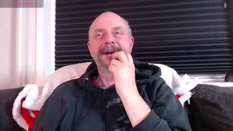 Snapshot of hardmrlazy chatting on 22, 12, 2024 MrLazy online show from 22, 12, 2024