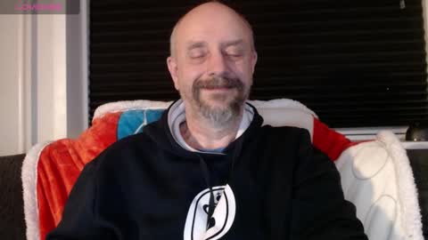 Snapshot of hardmrlazy chatting on 24, 12, 2024 MrLazy online show from 24, 12, 2024
