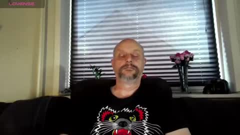 Snapshot of hardmrlazy chatting on 2, 8, 2026 MrLazy online show from 2, 8, 2026