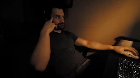 Snapshot of hardswtch chatting on 16, 9, 2025 Tom online show from 16, 9, 2025