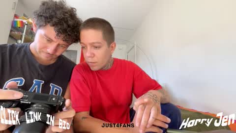 Snapshot of harry_jen chatting on 26, 9, 2025 TAP HERE choise Harry tattoo on chest Jen curls hair online show from 26, 9, 2025