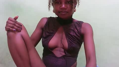 Snapshot of hasleyinah chatting on 16, 4, 2026 hasleyinah online show from 16, 4, 2026