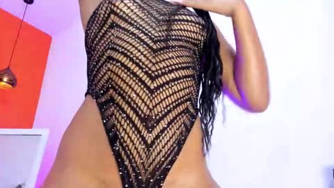 Snapshot of hassly_hot69 chatting on 17, 10, 2025 Nicky bac online show from 17, 10, 2025
