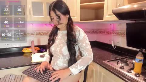 hatsajones online show from 5, 11, 2025