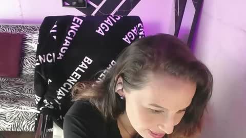 hayley miller online show from 25, 2, 2025