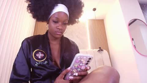 Snapshot of hazel_kataleya chatting on 30, 4, 2026 kataleya online show from 30, 4, 2026