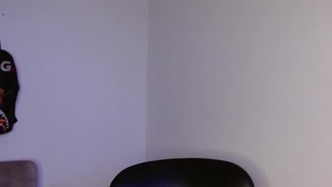 hazlan_420 online show from 23, 12, 2025