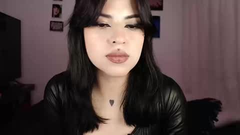 Snapshot of heatherdemonzx_ chatting on 12, 9, 2025 HEATHER DEMONZX Please help me to reach 100 thumbs up online show from 12, 9, 2025