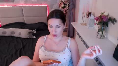 Snapshot of heaven_chloe chatting on 21, 6, 2026 Heaven girl online show from 21, 6, 2026