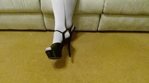 Snapshot of heavenlyheels chatting on 26, 10, 2025 heavenlyheels online show from 26, 10, 2025