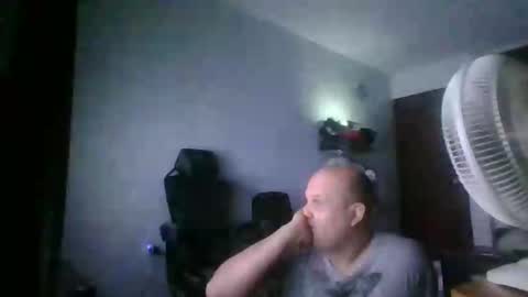 Snapshot of heavy_rebellxc chatting on 6, 6, 2026 Heavy Rebell online show from 6, 6, 2026