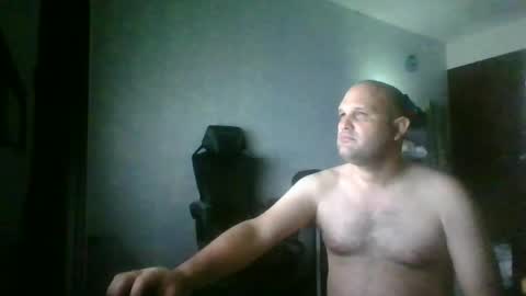 Snapshot of heavy_rebellxc chatting on 6, 7, 2026 Heavy Rebell online show from 6, 7, 2026