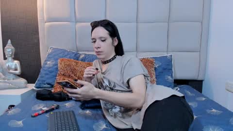 Keira Hecate online show from 30, 12, 2024