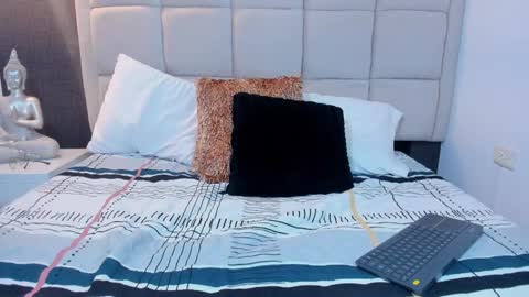 Keira Hecate online show from 3, 1, 2025