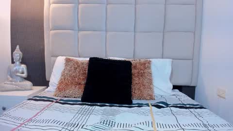 Keira Hecate online show from 5, 1, 2025