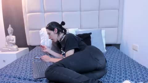 Keira Hecate online show from 16, 2, 2025