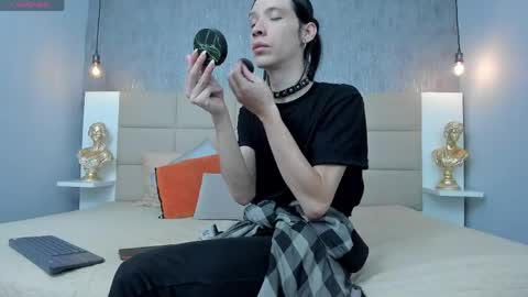 Snapshot of hecate1_ chatting on 18, 4, 2026 Keira Hecate online show from 18, 4, 2026