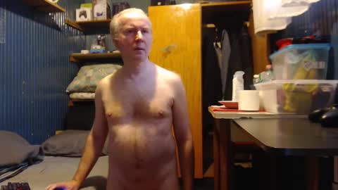 hedonista67 online show from 27, 2, 2025