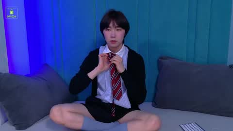 HEEJIN online show from 12, 4, 2026