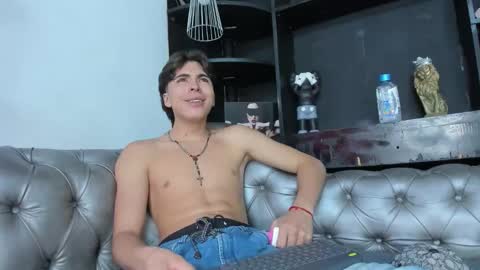 heellboy_ online show from 14, 11, 2025