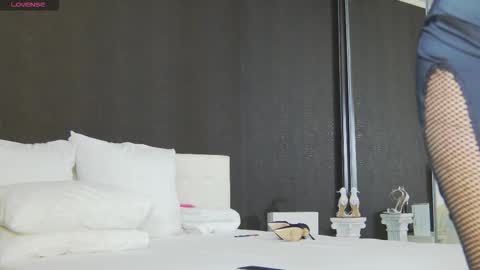 Helen online show from 25, 9, 2025