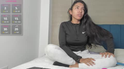 Snapshot of heidi_feuer chatting on 14, 10, 2025 heidi_feuer online show from 14, 10, 2025