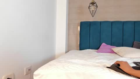 Snapshot of heidi_feuer chatting on 18, 10, 2025 heidi_feuer online show from 18, 10, 2025