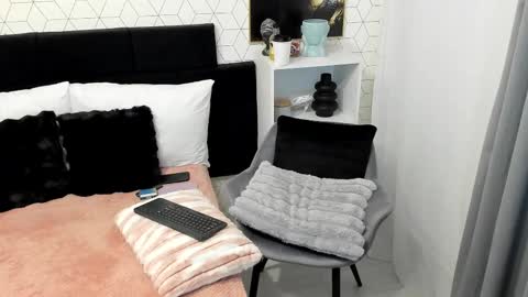 Snapshot of heidixcutie chatting on 18, 2, 2025 Heidi online show from 18, 2, 2025