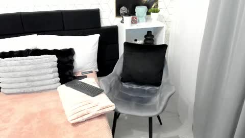 Snapshot of heidixcutie chatting on 20, 2, 2025 Heidi online show from 20, 2, 2025
