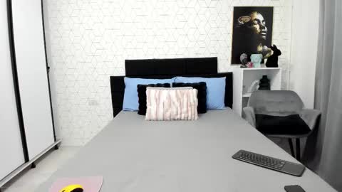 Snapshot of heidixcutie chatting on 15, 9, 2025 Heidi online show from 15, 9, 2025
