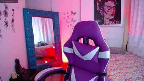 Snapshot of heidy_7 chatting on 2, 10, 2025 Heidy online show from 2, 10, 2025