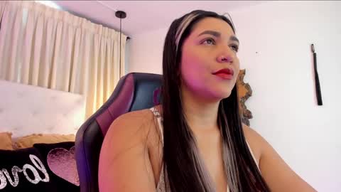 Snapshot of heidyblue chatting on 22, 11, 2025 online show from 22, 11, 2025