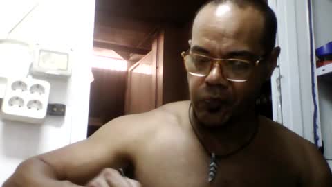 Snapshot of heistt chatting on 13, 7, 2026 Heist Stein online show from 13, 7, 2026