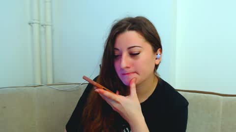 helen_adams_ online show from 19, 12, 2024