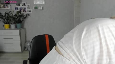 Helen sven online show from 15, 9, 2025