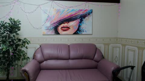 Snapshot of helen_elliot chatting on 1, 2, 2025 Helen Elliot online show from 1, 2, 2025