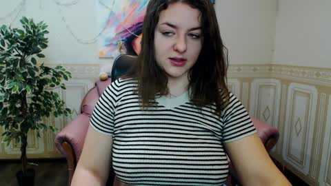 Snapshot of helen_elliot chatting on 4, 2, 2025 Helen Elliot online show from 4, 2, 2025