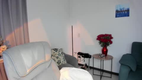 Snapshot of helen_miller chatting on 18, 2, 2025 helen_miller online show from 18, 2, 2025